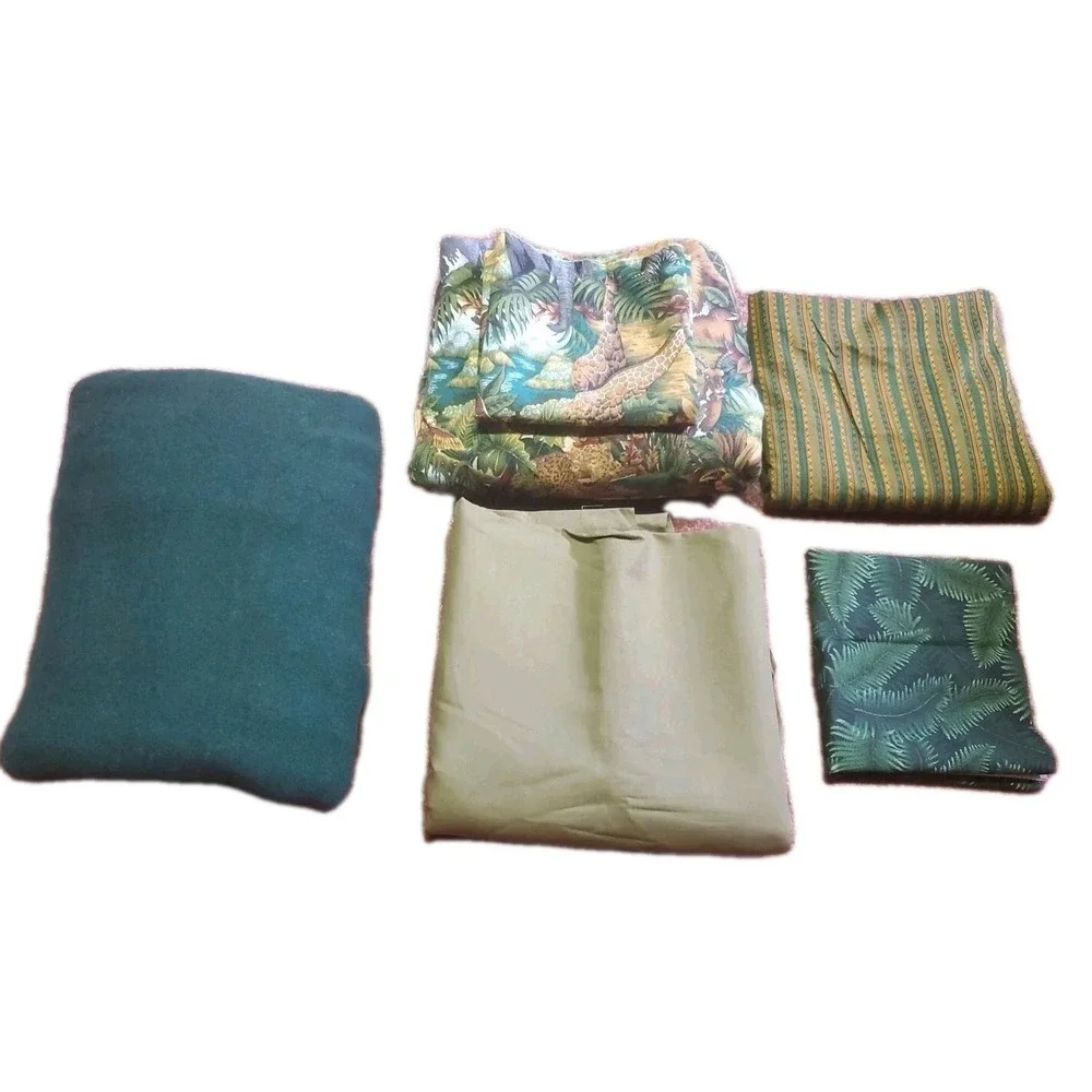 LARGE Lot of Quilting Sewing Fabric Green Jungle‎ Animal Nature 9 Lbs *READ